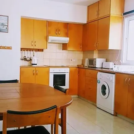 Armstrong Lejlighed Paralimni